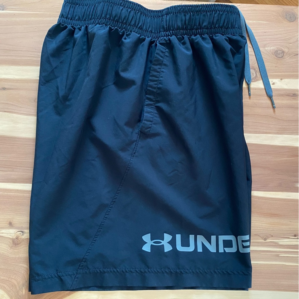 Under Armour Men's Black Athletic Shorts